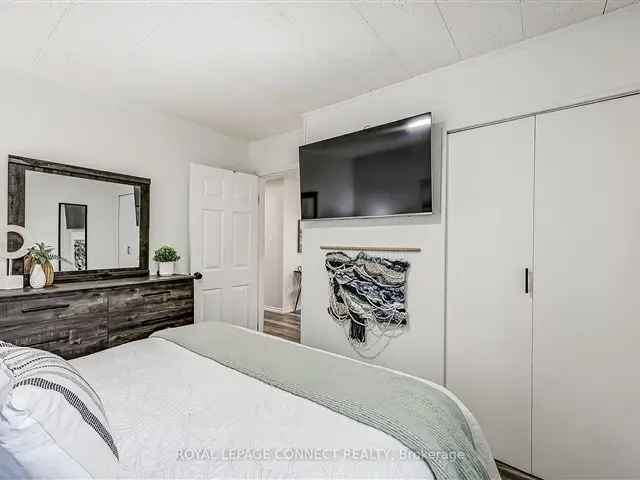 House For Sale in Ajax, Ontario