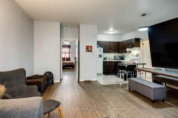 House For Sale in Toronto, Ontario