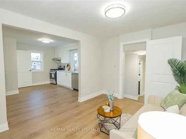 House For Sale in Niagara Falls, Ontario