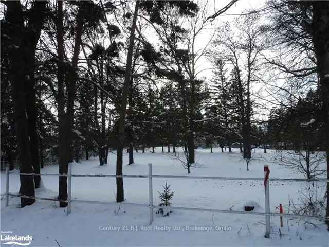 Corner Lot Joyland Beach Near McRae Provincial Park