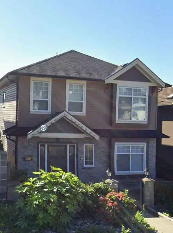 6 Bedroom House in Willingdon Heights, Modern Comfort and Convenience