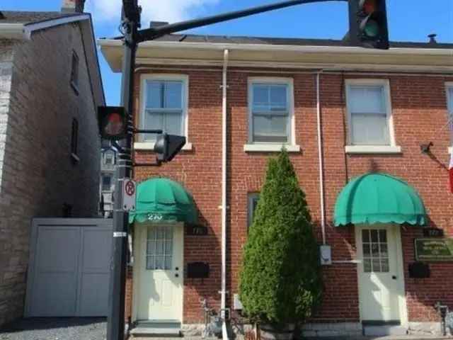 Downtown Kingston Townhouse - 2 or 3 Bedroom End Unit with Private Courtyard