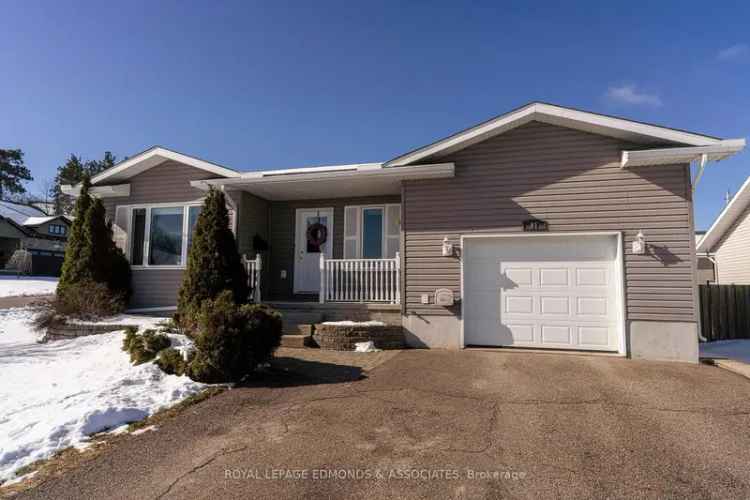 4 Bed 3 Bath Bungalow in Renfrew - Family Home with Finished Basement