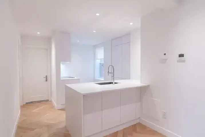 Renovated 2-Bedroom Apartment in Outremont