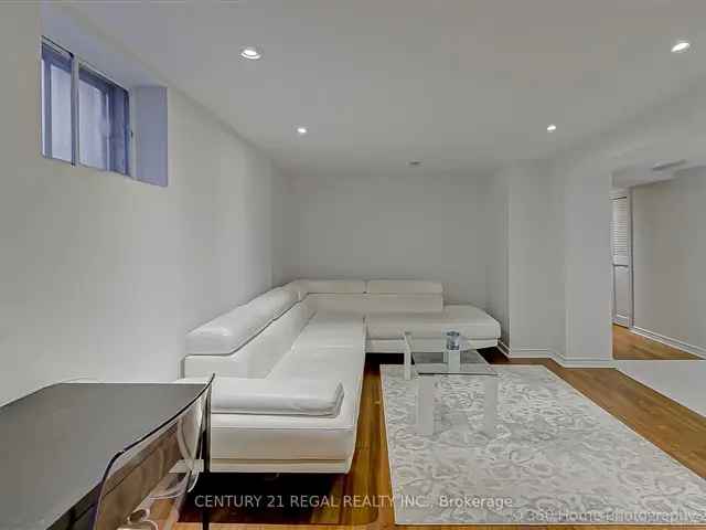 House For Sale in Toronto, Ontario