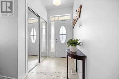 3 Bedroom 2.5 Bath Detached Home in Barrhaven