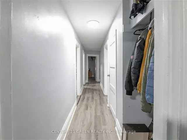 Duplex For Sale in Belleville, Ontario