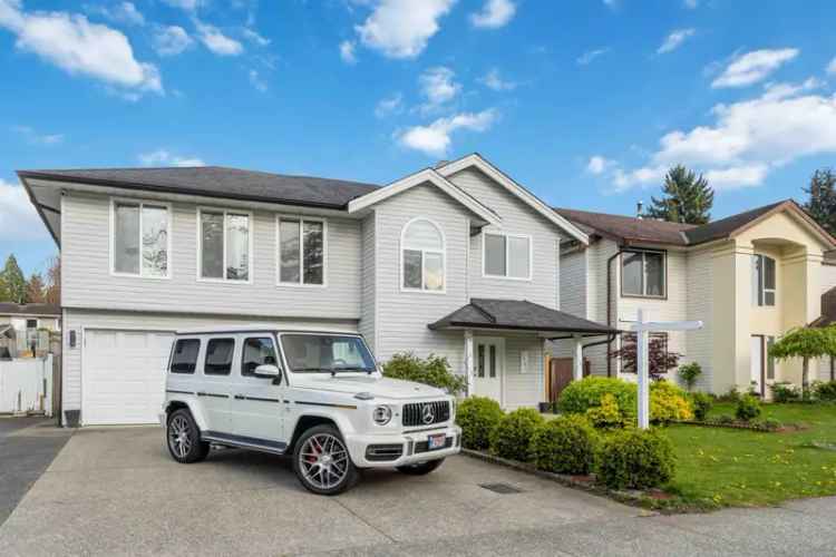 6 Bedroom Home West Abbotsford Legal Suite Fully Renovated
