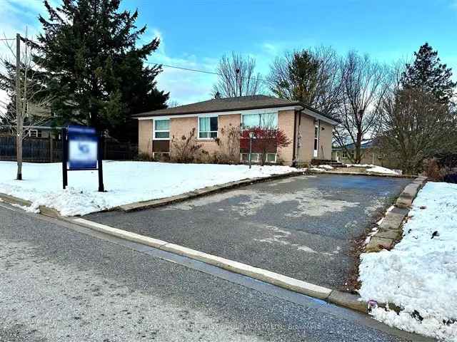 House For Sale in Whitby, Ontario