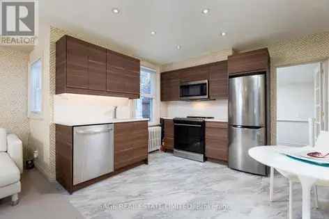 2 rooms apartment of 350 m² in Toronto