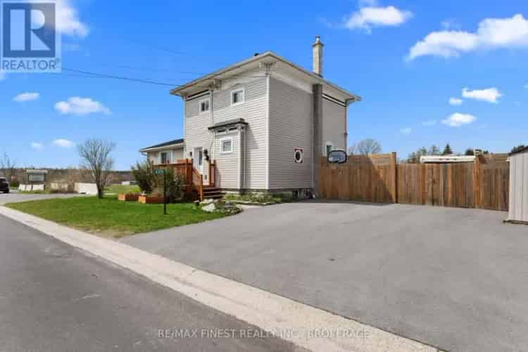 Harrowsmith 3-Bedroom Home with Recent Upgrades