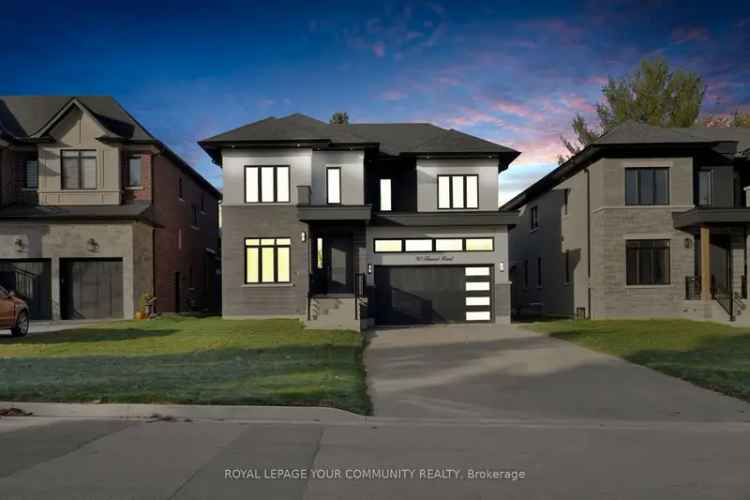 Buy Stunning 2 Storey Home in Newmarket with Finished Basement