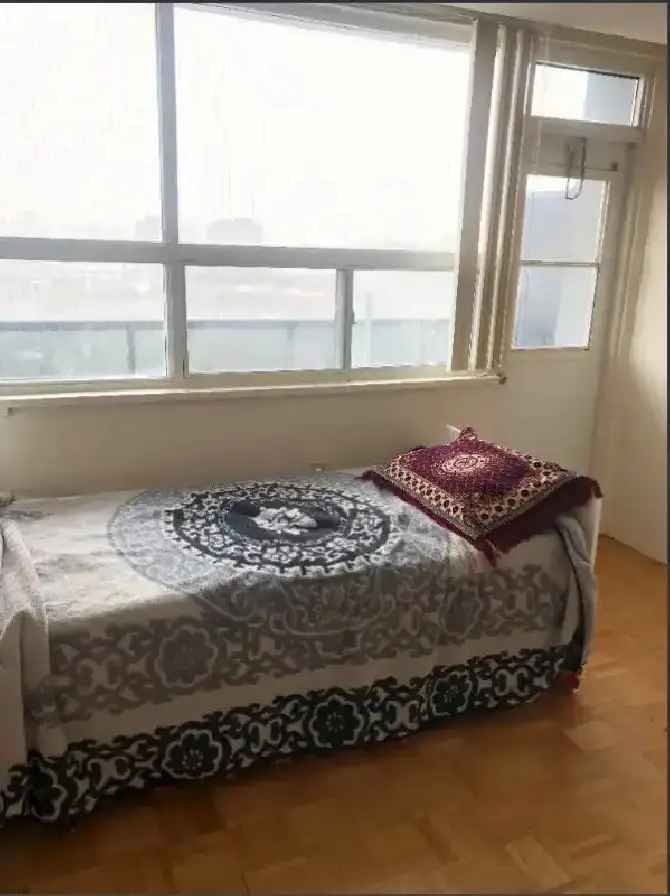 Bright And Ventilated Room For Sharing-Thorncliffe Park-Top Floo