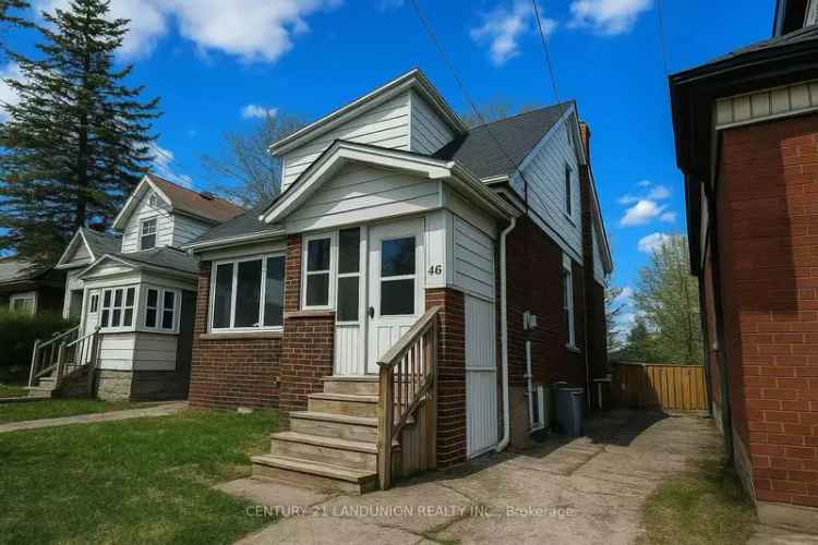 5+2 Bedroom House Near University High Rental Potential