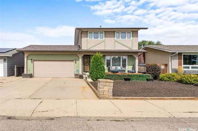 Spacious 4 12 Bedroom Family Home in Desirable Sunningdale