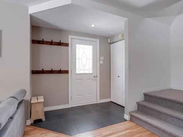 2+ Storey House for Sale in Laurentides