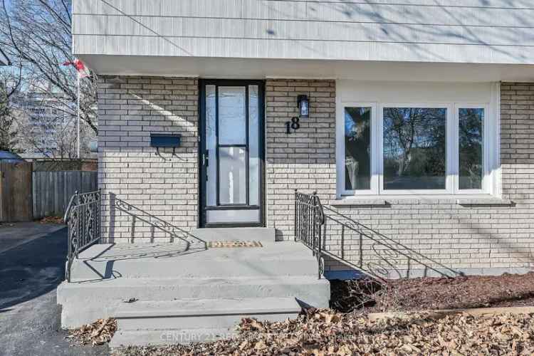 House For Sale in Hamilton, Ontario