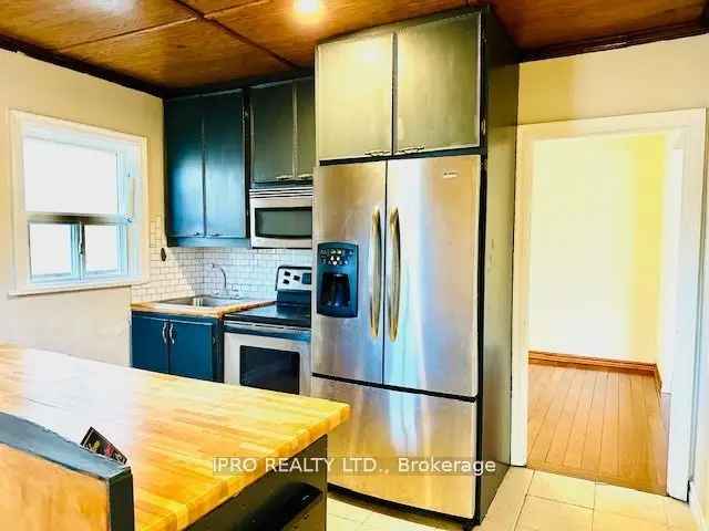 House For Sale in Toronto, Ontario