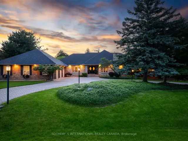 Luxury 5-Bed Estate in Campbellville - 7000+ Sq Ft