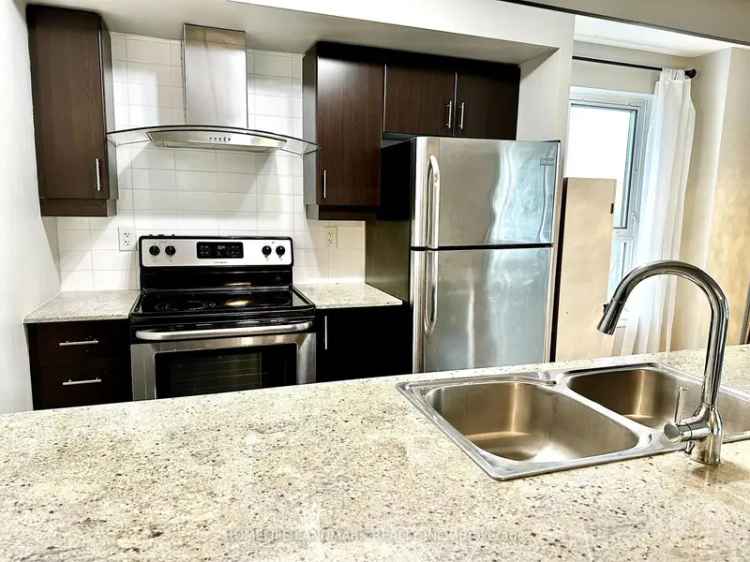 Large 2 Bed 2 Bath Corner Unit in Scarborough Near UTSC