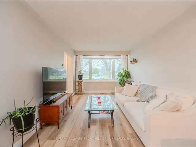 House For Sale in Barrie, Ontario