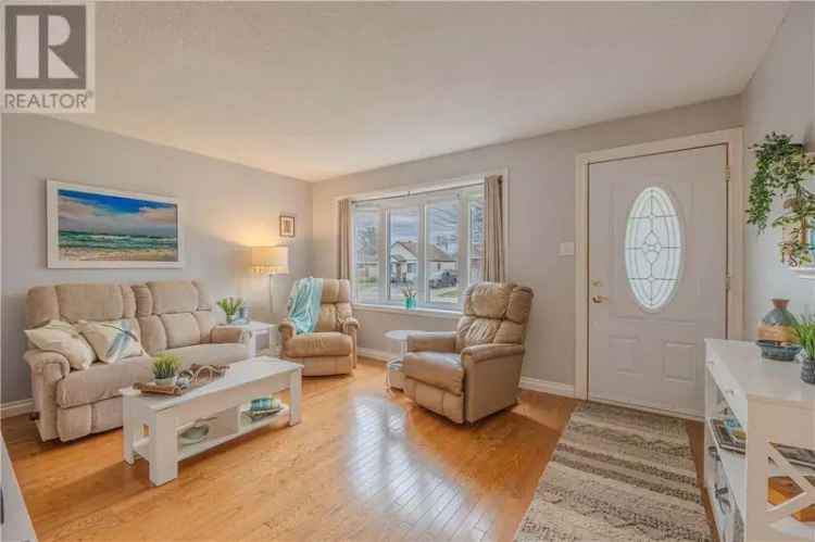 Updated 1300 Sq Ft All Brick Bungalow in New Sudbury