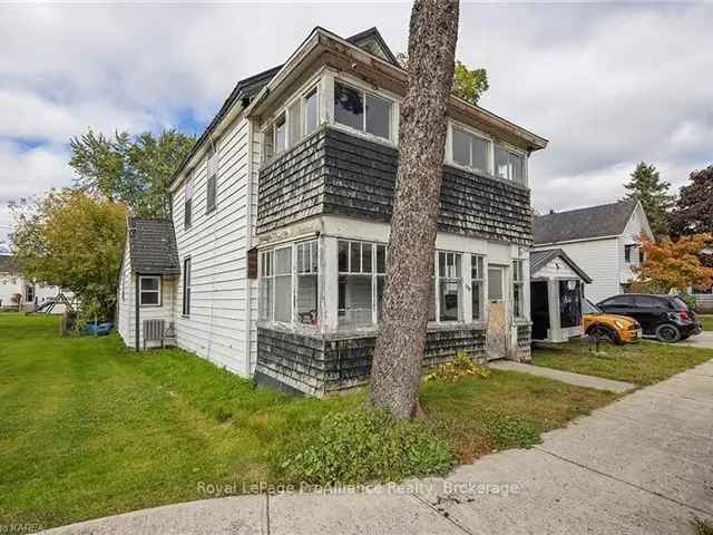 House For Sale in Gananoque, Ontario