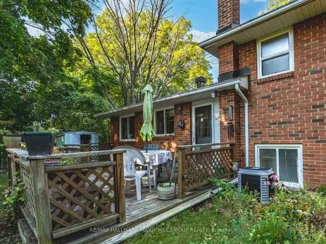 Barrie East End Home Near Schools and Beach