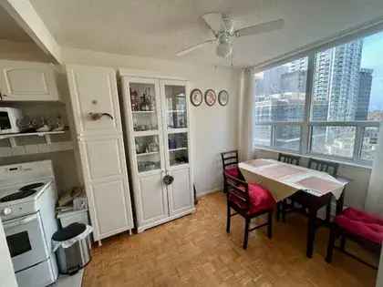 1 room room of 100 m² in Toronto