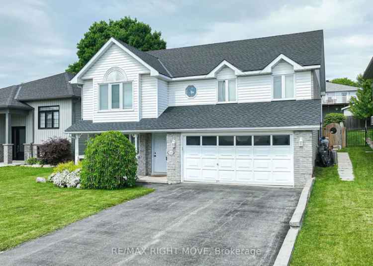 Orillia Family Home with Inground Pool and 2-Car Garage