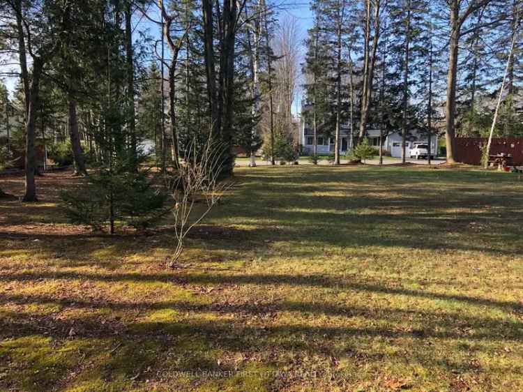 High and Dry Building Lot in Merivale Gardens