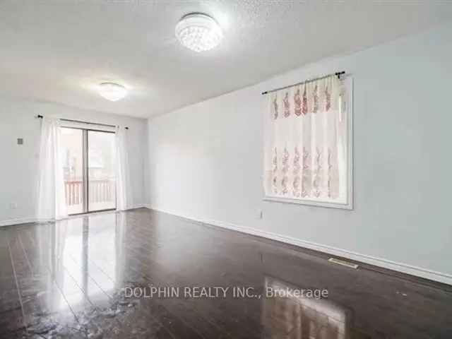 Spacious 3 Bedroom House For Lease Near Square One