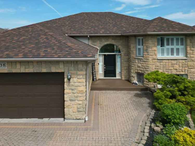 House For Sale in Windsor, Ontario