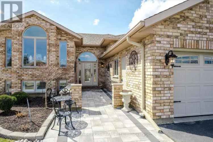 All Brick Bungalow in Port 32 Bobcaygeon