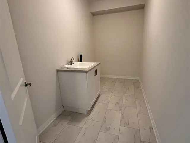 Townhouse For Sale in Kitchener, Ontario