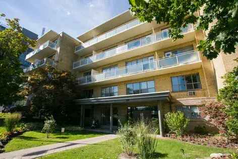 3 Bedroom 613m² Luxury Apartment Forest Hill Village Toronto