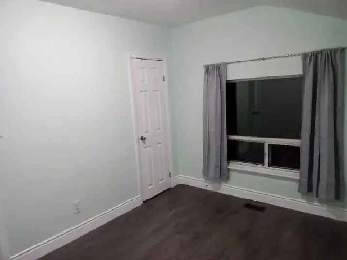 4 Bedroom 2 washroom Main Floor Rent-Scarborough-close to TTC