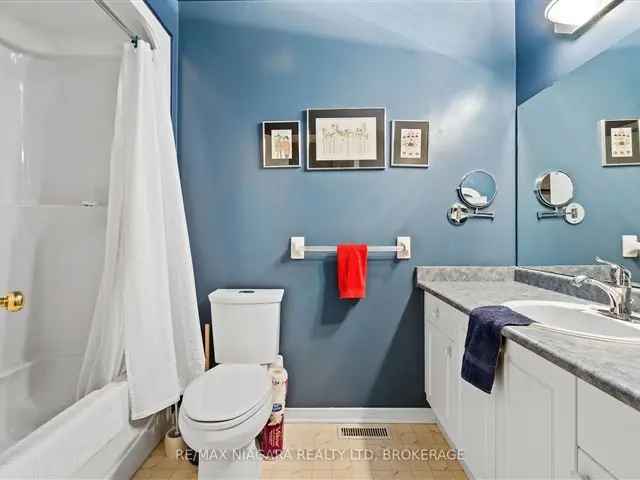 1800 Sqft Semi-Detached Home 3 Beds 2 Baths In-Law Suite