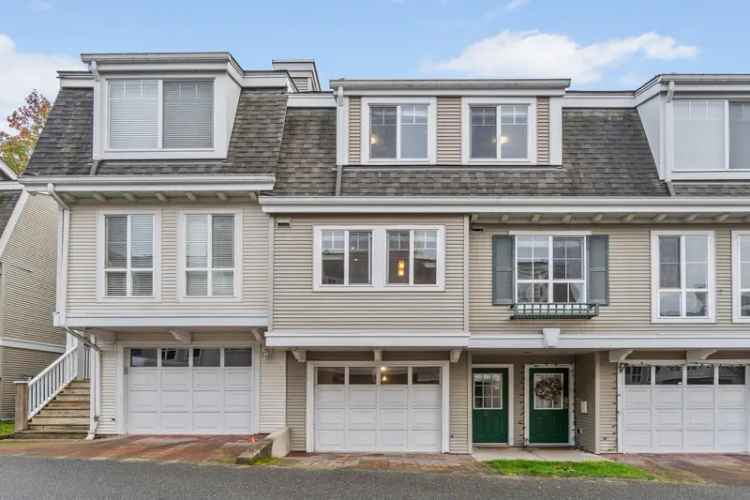 A $758,888.00 Townhouse with 3 bedrooms in Walnut Grove, Langley