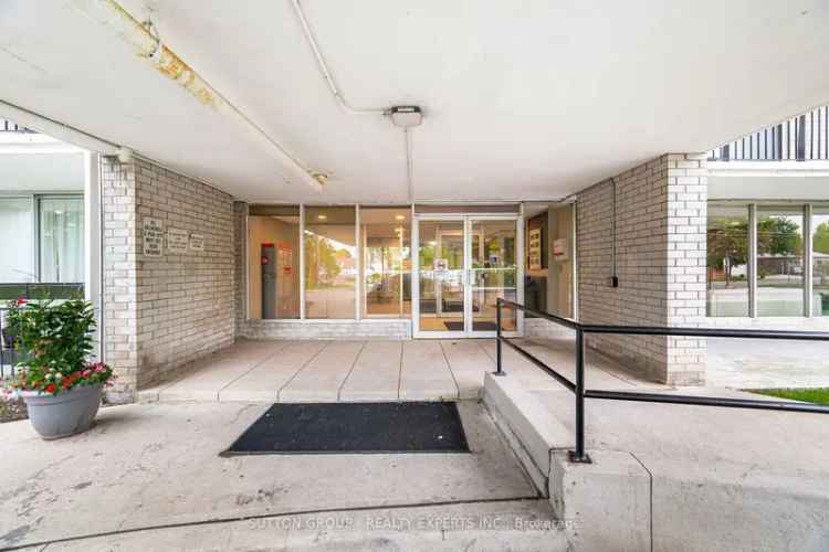 Condo For Sale in 1100, Caven Street, Mississauga, Ontario