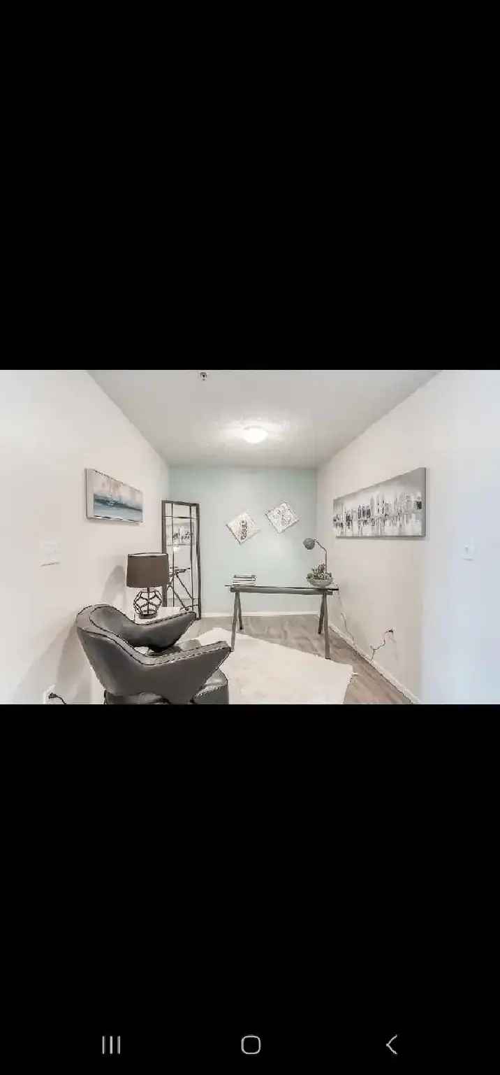 2 Bedrooms   2 Baths Apartment with Den