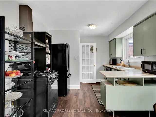 House For Sale in 115, Dumbarton Street, Guelph, Ontario