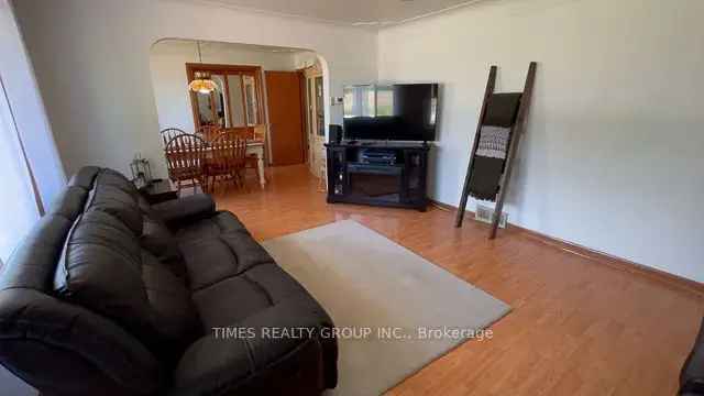 House For Sale in Kingsville, Ontario