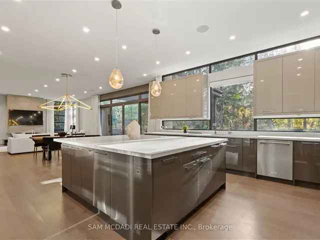 House For Sale in Mississauga, Ontario