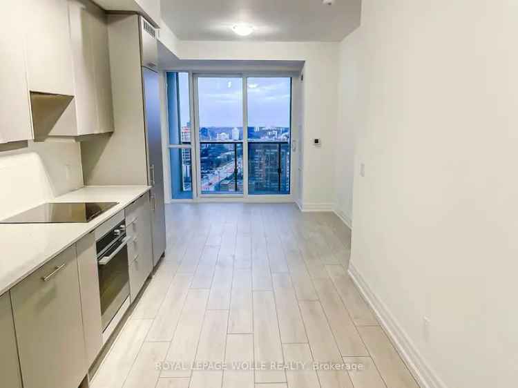 Luxury Downtown Mississauga Condo near Square One