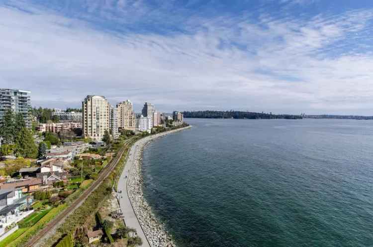 A $2,039,000.00 Apartment/Condo with 2 bedrooms in Dundarave, West Vancouver