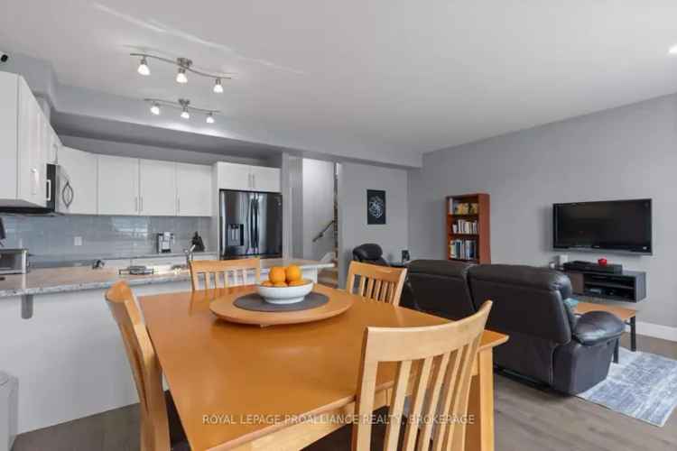 Modern 3-Bedroom Townhome in Amherstview Near Parks and Highway 401