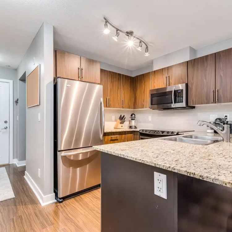 1 Bed 1 Bath Plus Den Condo for Sale in The Grove