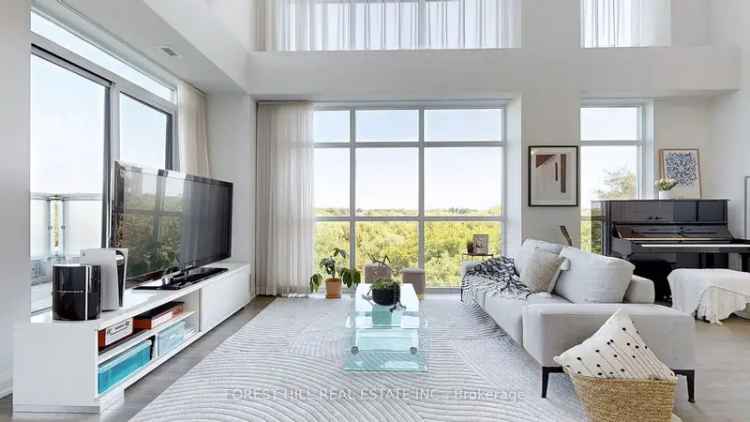 Condo For Sale in Richmond Hill, Ontario