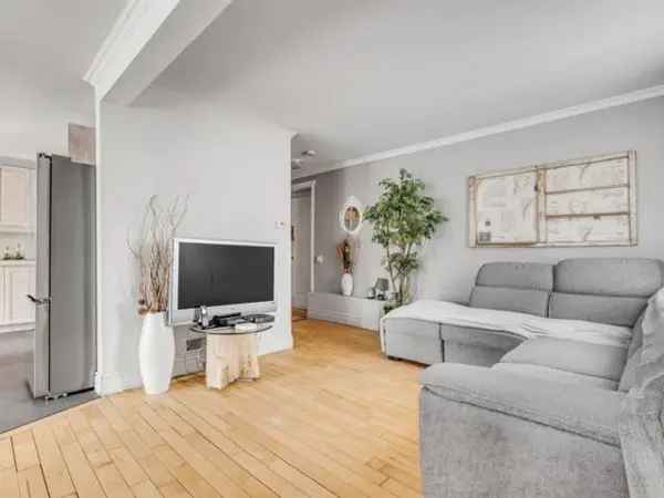 Two or More Storey House for Sale Quebec North Shore RF946